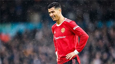 Ronaldo, gánh nặng của MU