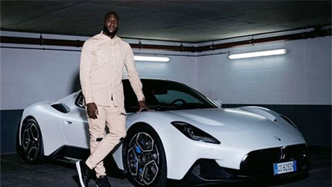 Lukaku khoe 'cục cưng' Maserati MC20 trên Instagram