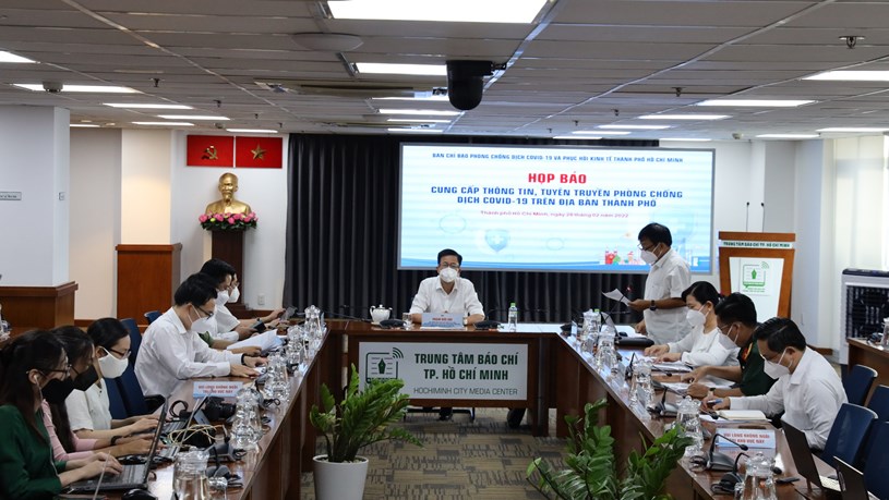 Người bệnh không nên tự ý mua thuốc điều trị COVID-19