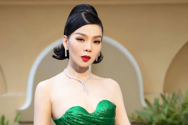 Lệ Quyên áp lực khi xung quanh toàn "tiên nữ"