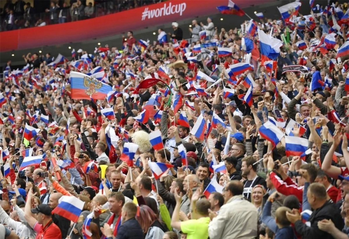 Bóng đá Nga nhận những án phạt của UEFA và FIFA (Ảnh: Getty).