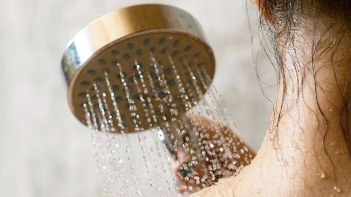 Thực hư bệnh nhân COVID-19 trở nặng, bị "bão cytokine" do tắm