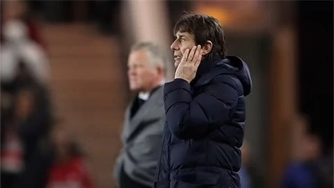 Conte bàng hoàng trước thất bại của Tottenham ở FA Cup