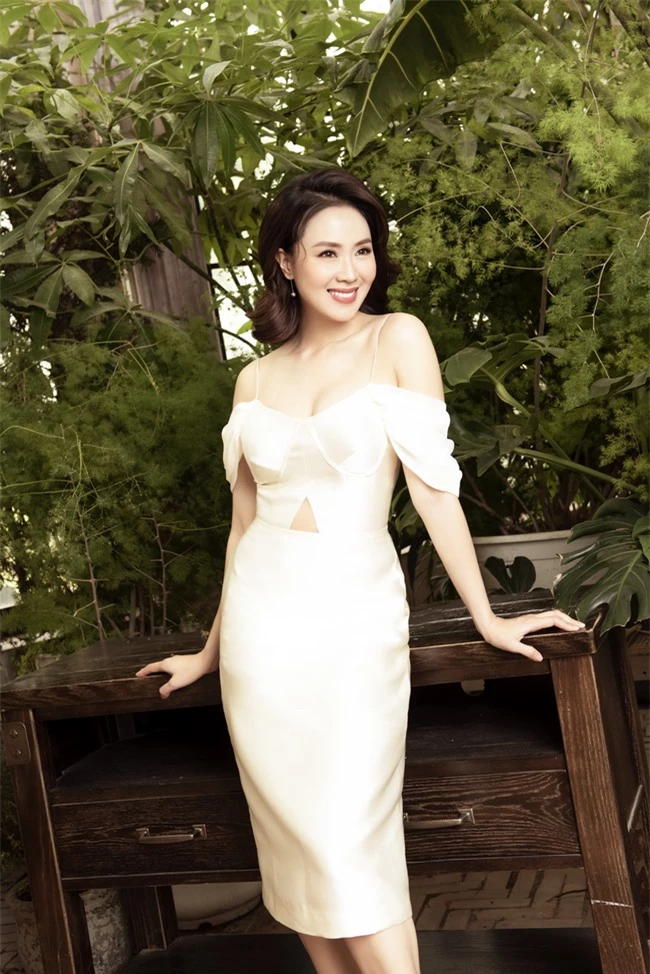 Hồng Diễm đáp trả cực hài khi bị hỏi "xinh mãi không chán nhỉ?", còn tiện nhắc luôn phim Thương ngày nắng về - Ảnh 6. Hồng Diễm đáp trả cực hài khi bị hỏi "xinh mãi không chán nhỉ?", còn tiện nhắc luôn phim Thương ngày nắng về - Ảnh 6.