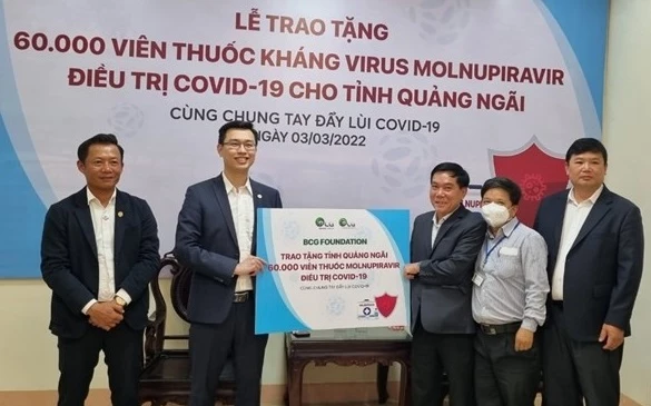 Quảng Ngãi tiếp nhận 60.000 viên thuốc điều trị COVID-19 từ Công ty CP BCG