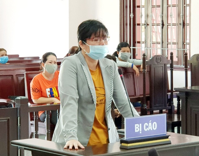 Hậu Giang: Nguyên Chủ tịch Hội Phụ nữ xã lãnh án 12 năm tù về tội "Lạm dụng tín nhiệm chiếm đoạt tài sản"