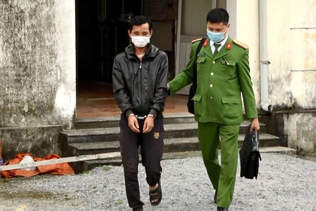 Nghi phạm giết cha bị bắt sau 4 ngày trốn vào rừng