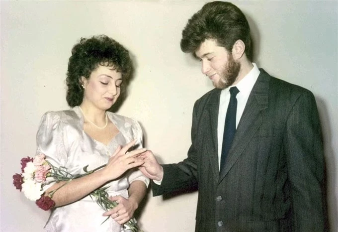 Abramovich kết hôn với vợ đầu Olga tại Nga