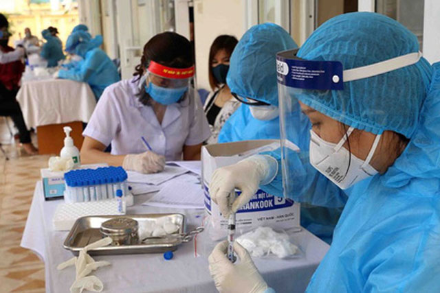 Sáng 6/3: Số mắc COVID-19 trung bình tuần qua gần 110.000 ca/ngày; 'Omicron tàng hình' lan nhanh ở nhiều tỉnh thành, thay thế dần Delta