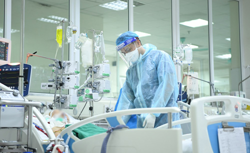 Hà Nội tiếp tục lên "đỉnh" với hơn 32.000 ca mắc COVID-19 trong ngày 7/3