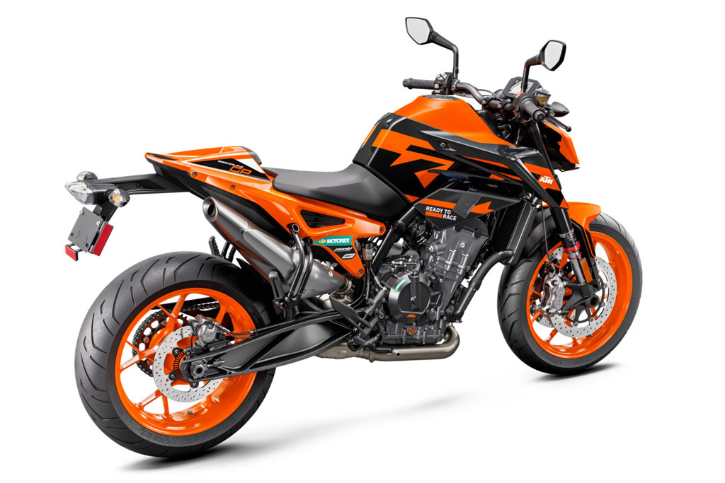 Cận cảnh mô tô thể thao KTM Duke 890 GP 2022 mạnh 115 mã lực