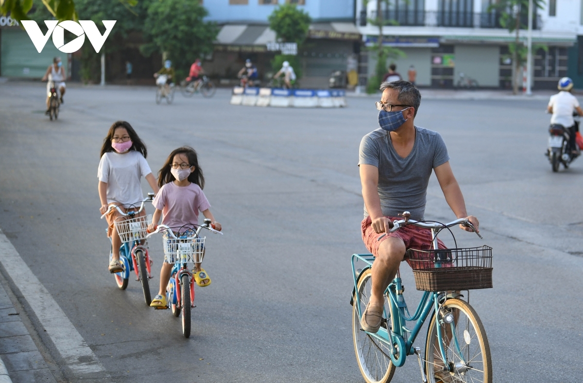 Dự báo cuối năm nay mới có thể coi COVID-19 là bệnh thông thường