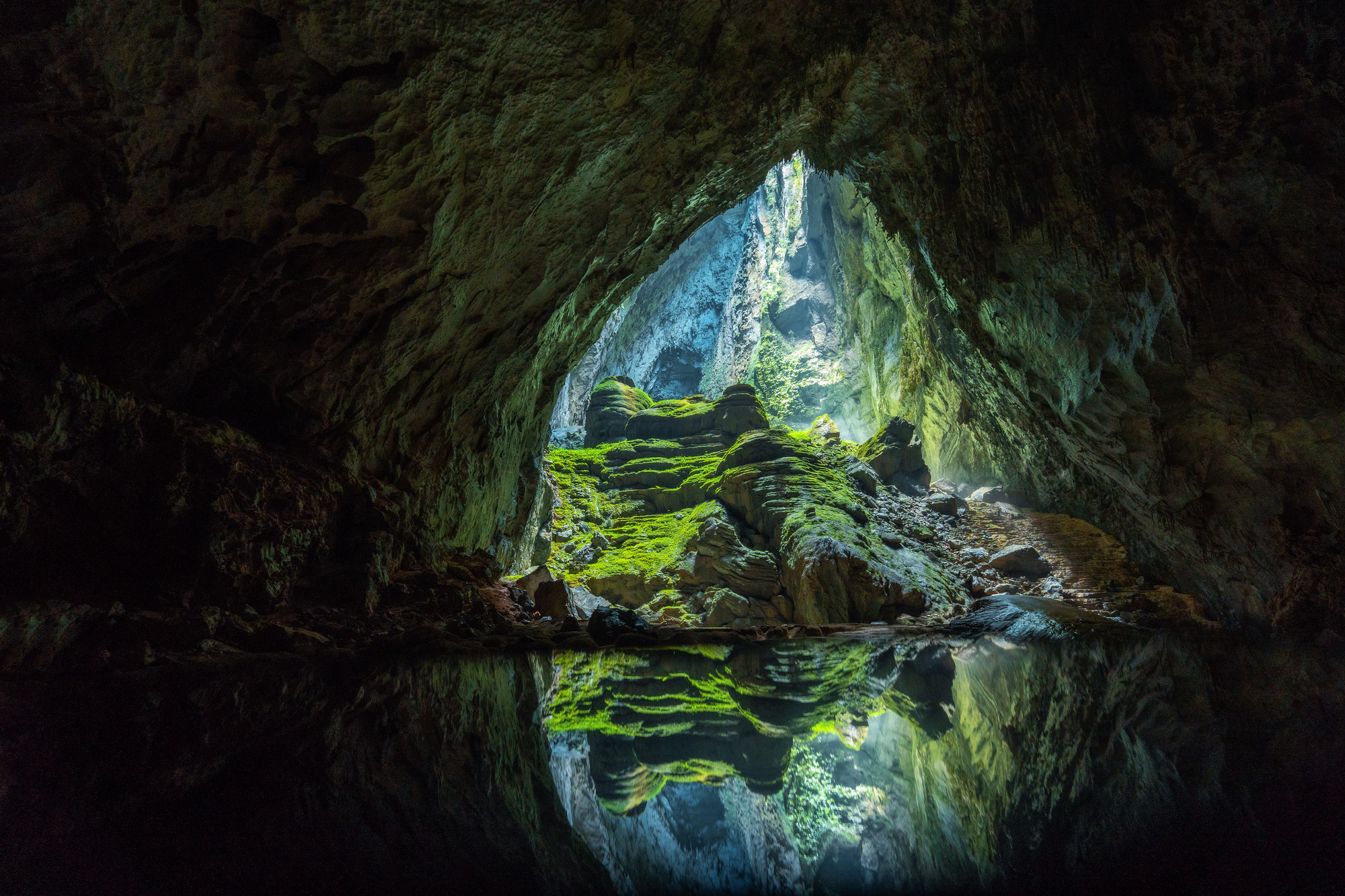 Việt Nam “mở cửa” bầu trời, khách quốc tế tìm kiếm và đặt trước tour 2023 vì tour 2022 đã kín chỗ