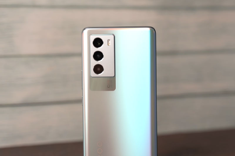 Smartphone chống nước, chip S888 5G, RAM 12 GB, màn hình 120Hz, sạc 66W, giá ‘hạt dẻ’