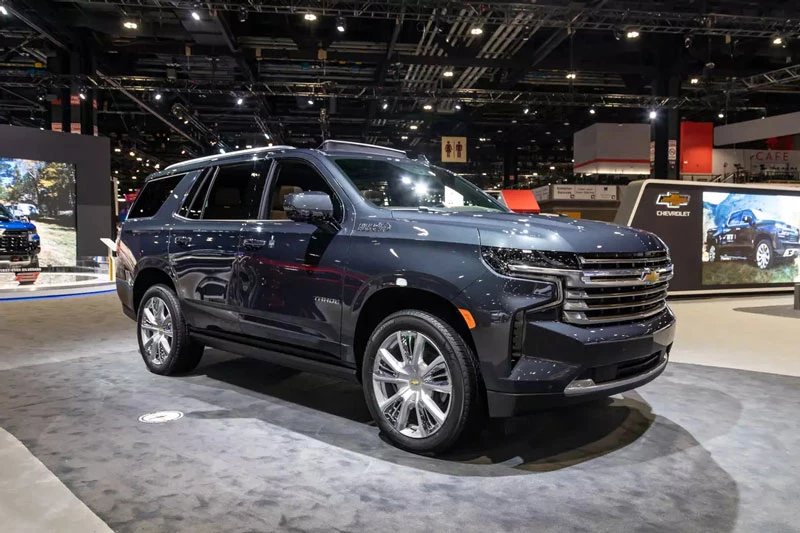 7. Chevrolet Tahoe (chiều dài tổng thể: 5.352 mm).