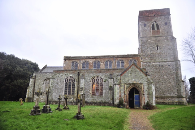 Hé lộ bí ẩn về trái tim của vương hậu Anh sau khi bị xử trảm