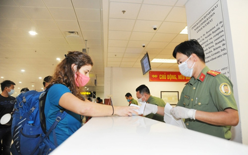 Đề xuất nới lỏng cách ly, xét nghiệm với khách nhập cảnh