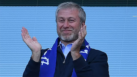Chelsea gánh chịu hậu quả gì khi Abramovich bị phong tỏa tài sản?