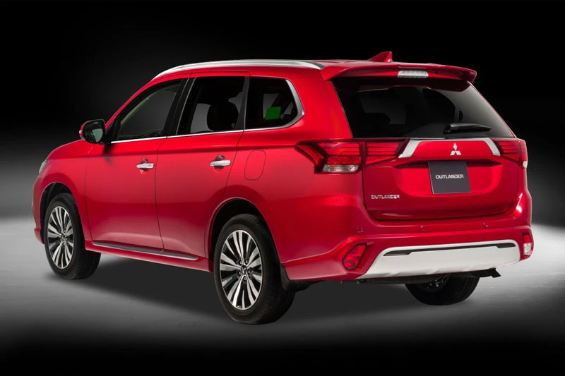 Mitsubishi Outlander 2022.