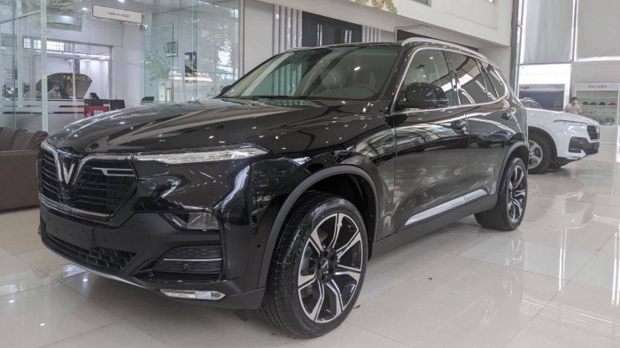 Giá lăn bánh xe VinFast Lux SA2.0 sau khi được ưu đãi gần 463 triệu đồng