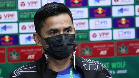 HLV Kiatisak phủ nhận chuyện lực lượng HAGL thiếu chiều sâu