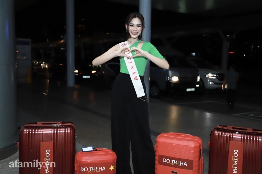 HOT: Đỗ Thị Hà lên đường dự chung kết Miss World 2021 trong đêm, hội chị em nàng Hậu rạng rỡ ra tiễn - Ảnh 2.