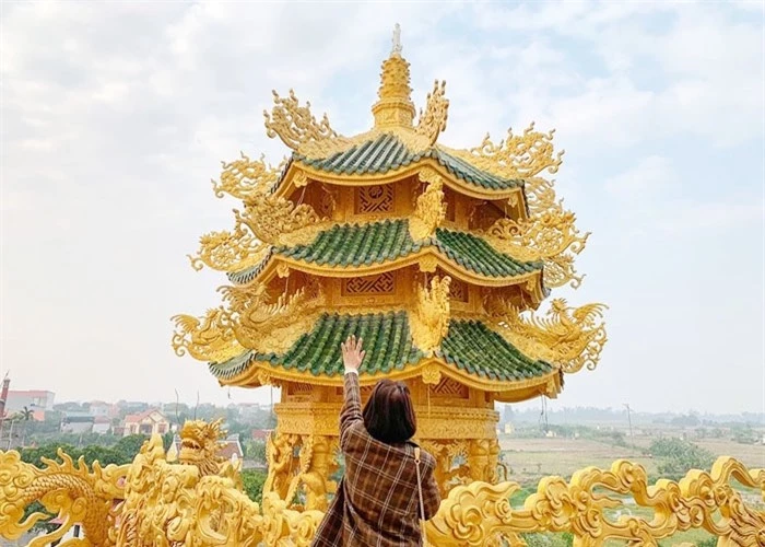 Ngôi chùa ‘dát vàng’ được ví như ‘Thái Lan thu nhỏ’ thu hút giới trẻ Hà thành - 2