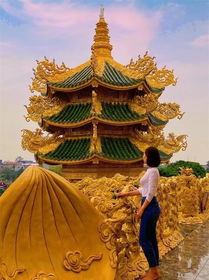Ngôi chùa ‘dát vàng’ được ví như ‘Thái Lan thu nhỏ’ thu hút giới trẻ Hà thành - 8