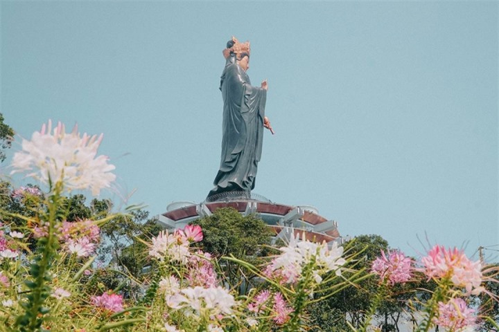 Tượng Phật Bà cao nhất châu Á ẩn hiện dưới làn mây ở ‘nóc nhà Nam Bộ’ - 11