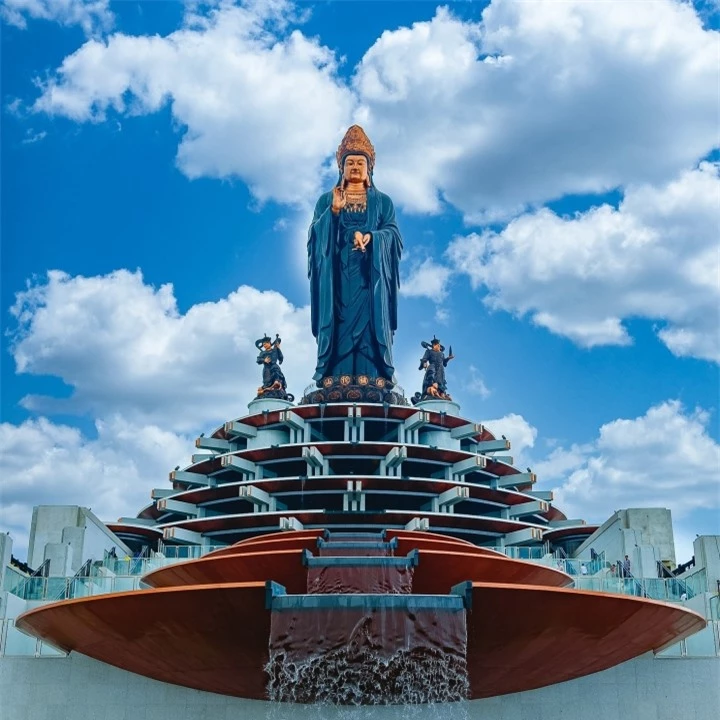 Tượng Phật Bà cao nhất châu Á ẩn hiện dưới làn mây ở ‘nóc nhà Nam Bộ’ - 1