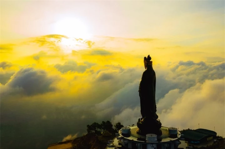 Tượng Phật Bà cao nhất châu Á ẩn hiện dưới làn mây ở ‘nóc nhà Nam Bộ’ - 6