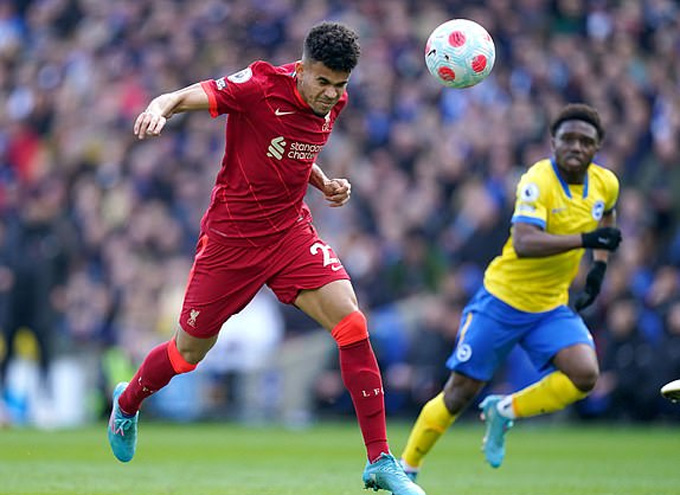 Diaz và Salah lập công, Liverpool tiếp tục bám sát Man City