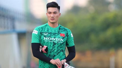 Thủ môn Văn Hoàng lên ĐT Việt Nam thay Tấn Trường