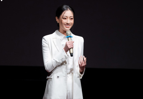 3 nàng Hậu có trình ngoại ngữ "cực đỉnh" được mời làm diễn giả bằng tiếng Anh