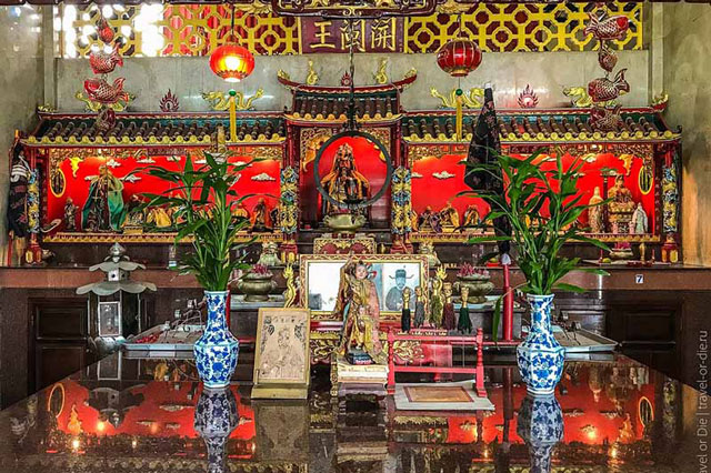 Bàn thờ đặt 4 loại cây 'mời gọi' Thần Tài, gia chủ sẽ gặp may mắn, 1 loại cây tránh xa kẻo điêu đứng