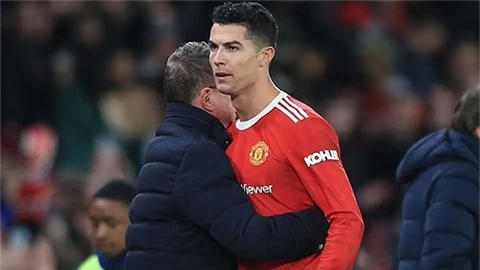 Rangnick: 'Có lẽ tuần nào Ronaldo cũng nên về Bồ Đào Nha'