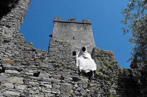 Bí ẩn về những ‘bóng ma’ ẩn hiện khắp tòa lâu đài cổ 1.000 tuổi ở nước Ý