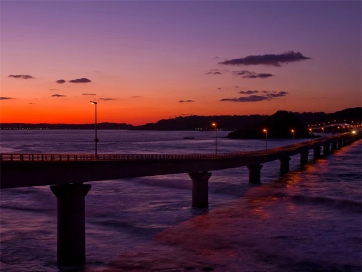 Cây cầu vượt biển thẳng tắp hướng tới chân trời đẹp nhất Nhật Bản - 10