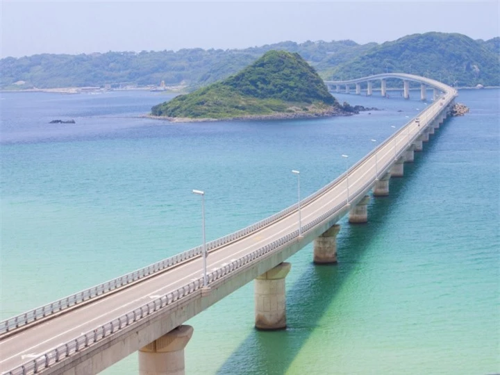 Cây cầu vượt biển thẳng tắp hướng tới chân trời đẹp nhất Nhật Bản - 2