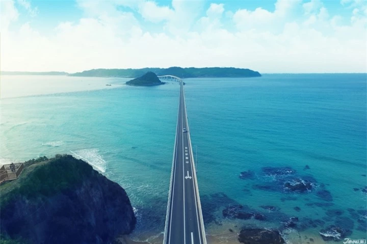 Cây cầu vượt biển thẳng tắp hướng tới chân trời đẹp nhất Nhật Bản - 3