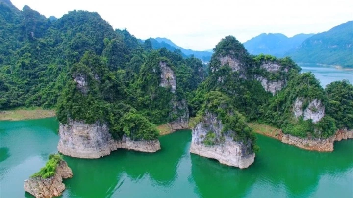 Có một ‘vịnh Hạ Long’ yên bình ở Tuyên Quang, quá tuyệt cho 1 ngày trốn phố đông - 3