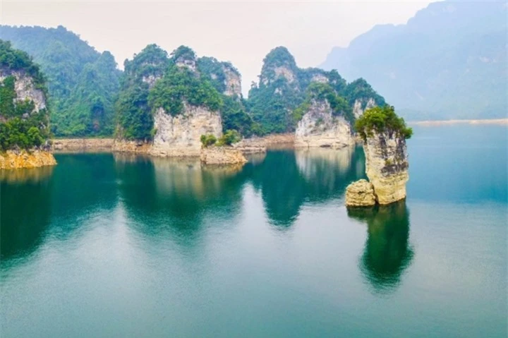Có một ‘vịnh Hạ Long’ yên bình ở Tuyên Quang, quá tuyệt cho 1 ngày trốn phố đông - 5