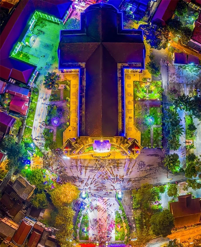 Không chỉ thơ mộng, ở Huế còn có 1 nhà thờ đậm chất phương Tây cổ điển độc đáo - 5