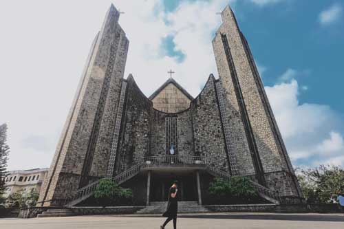 Không chỉ thơ mộng, ở Huế còn có 1 nhà thờ đậm chất phương Tây cổ điển độc đáo