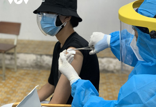 Hà Nội có hơn 26.700 F0 mới, trong đó hơn 9.000 ca COVID-19 cộng đồng