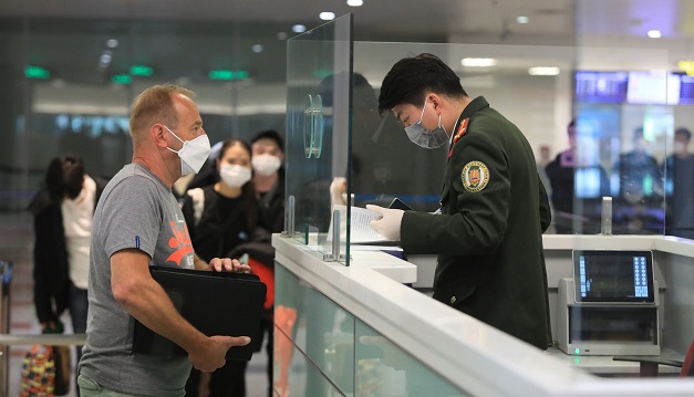 Chính thức miễn thị thực nhập cảnh Việt Nam cho công dân 13 nước 