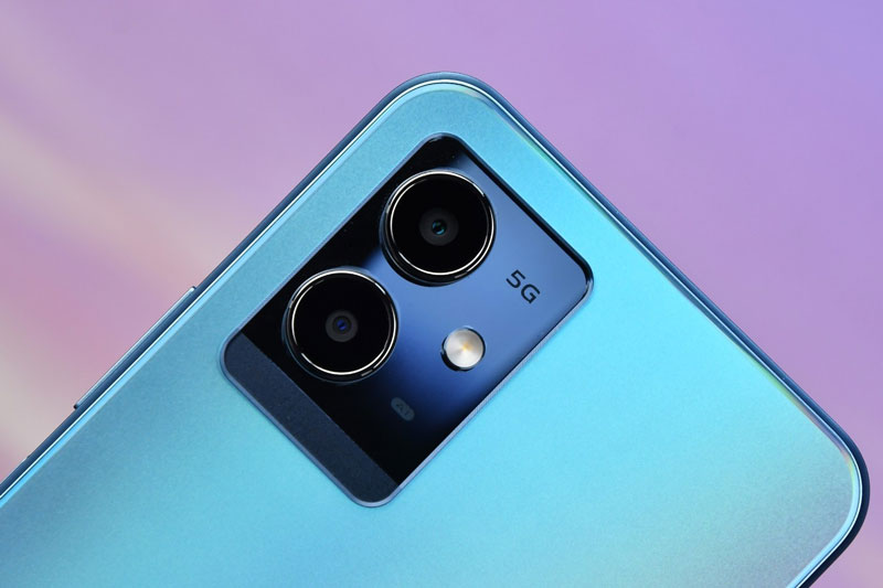 Cận cảnh smartphone 5G, RAM 8 GB, pin 5.000 mAh, giá rẻ bất ngờ