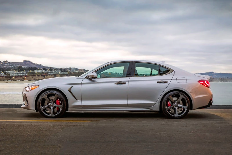 6. Genesis G70 2019.