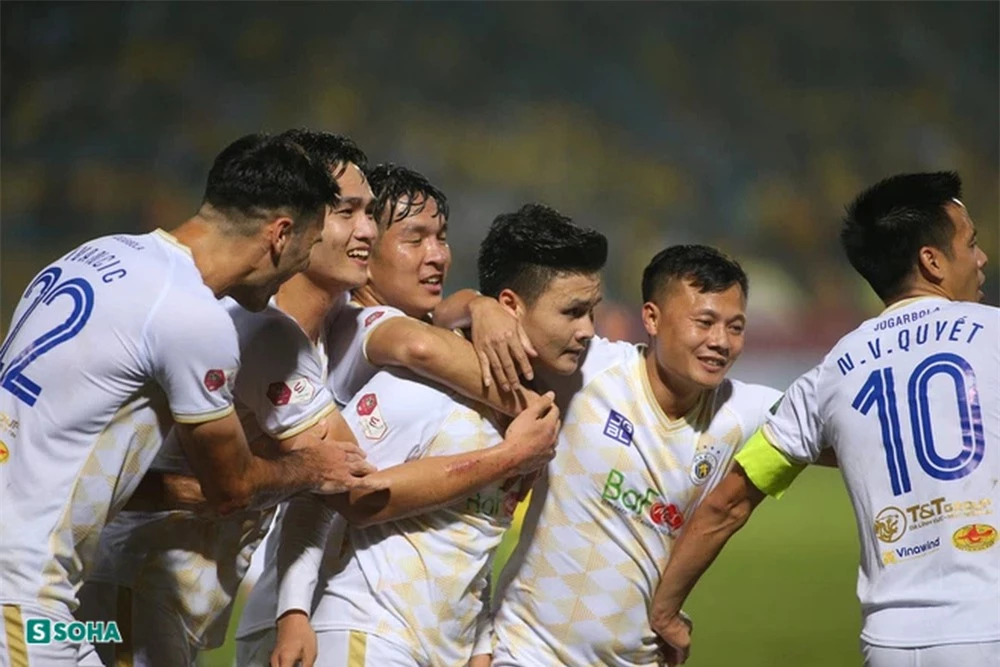 Đập tan sức ép, Quang Hải ghi bàn thắng lạ, mang 3 điểm về cho đội bóng của bầu Hiển - Ảnh 3.