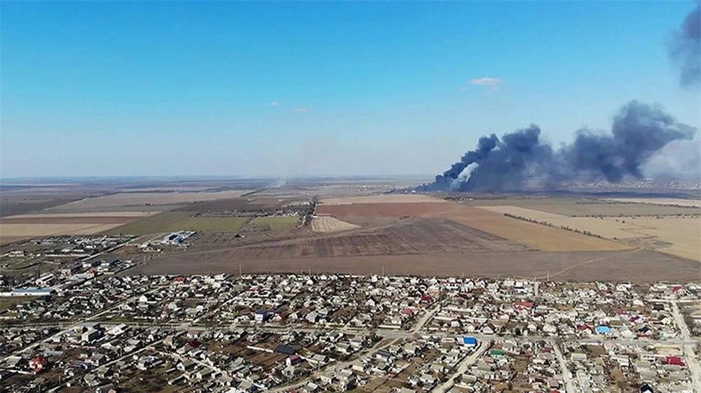 NÓNG: KQ Nga hứng chịu thiệt hại chưa từng có ở Ukraine - Ảnh vệ tinh hé lộ hiện trường! - Ảnh 4.